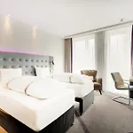 Premier Alexanderplatz Отель 3*